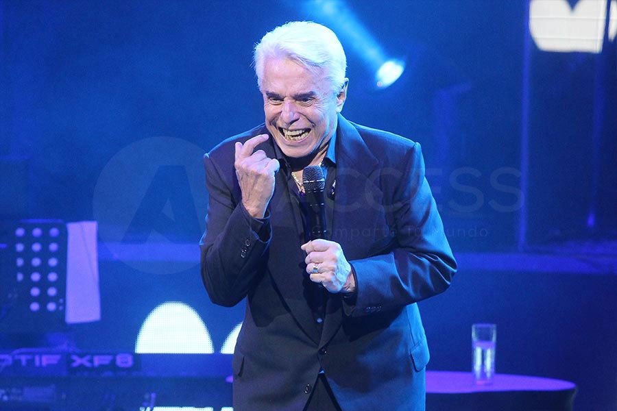 Enrique Guzm&aacute;n ofrece noche de recuerdos y &eacute;xitos