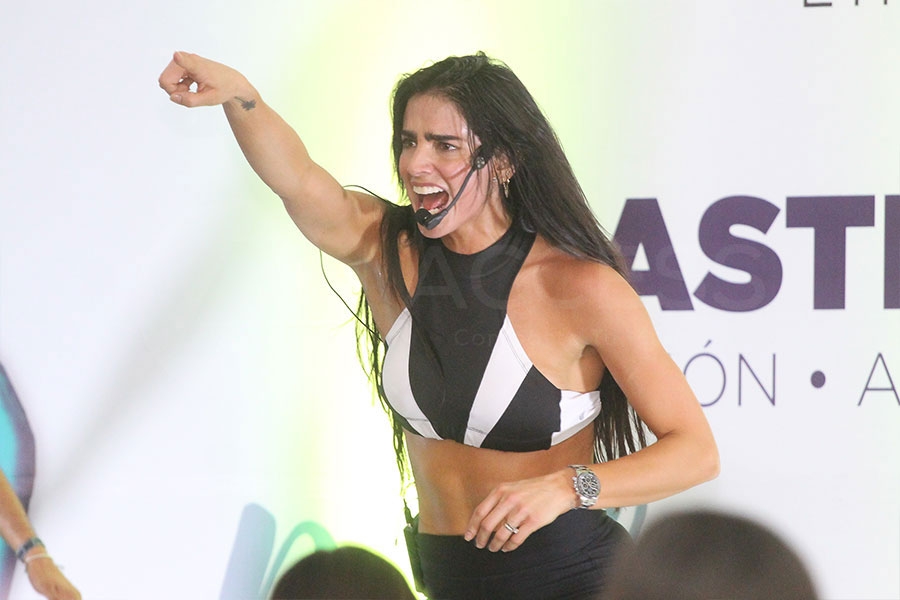 B&aacute;rbara de Regil da clase de cardio en Puebla