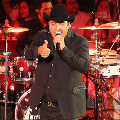 JULI&Oacute;N &Aacute;LVAREZ